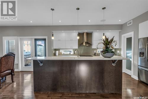 210 Mahabir Court, Saskatoon, SK - Indoor Photo Showing Kitchen With Upgraded Kitchen