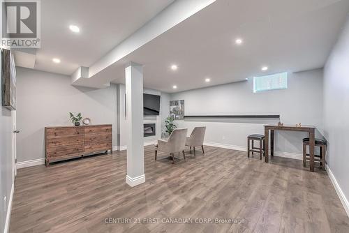 821 Silverfox Crescent, London, ON - Indoor