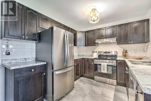 821 Silverfox Crescent, London, ON - Indoor Photo Showing Kitchen With Stainless Steel Kitchen With Upgraded Kitchen