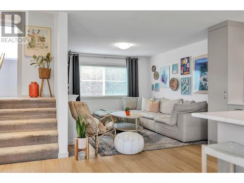 120 Hartman Road Unit# 130 Lot# 7, Kelowna, BC - Indoor Photo Showing Living Room