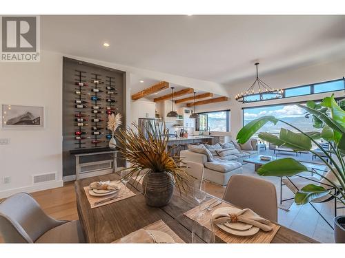 120 Fawn Court, Penticton, BC - Indoor Photo Showing Living Room