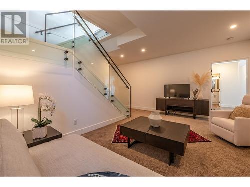 120 Fawn Court, Penticton, BC - Indoor Photo Showing Living Room