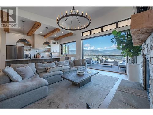 120 Fawn Court, Penticton, BC - Indoor Photo Showing Living Room