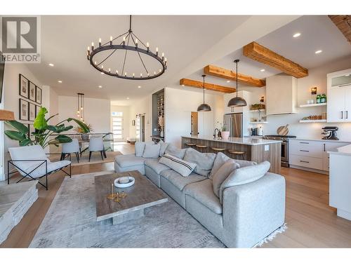 120 Fawn Court, Penticton, BC - Indoor Photo Showing Living Room