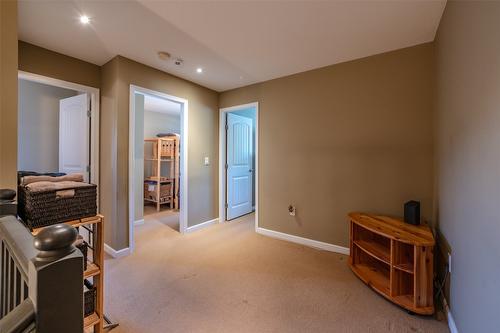 102-361 Brunswick Street, Penticton, BC - Indoor Photo Showing Other Room