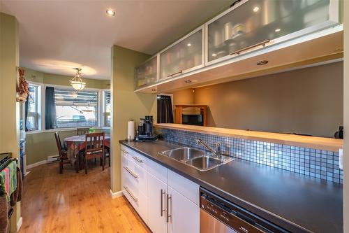 102-361 Brunswick Street, Penticton, BC - Indoor Photo Showing Kitchen With Double Sink