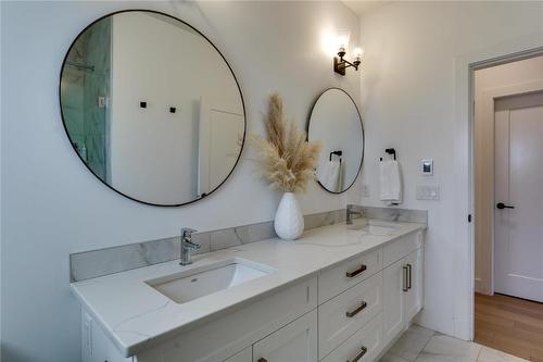 1349 Orchard Drive, Kelowna, BC - Indoor Photo Showing Bathroom