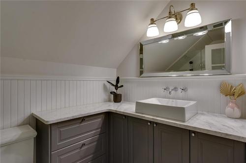 1349 Orchard Drive, Kelowna, BC - Indoor Photo Showing Bathroom