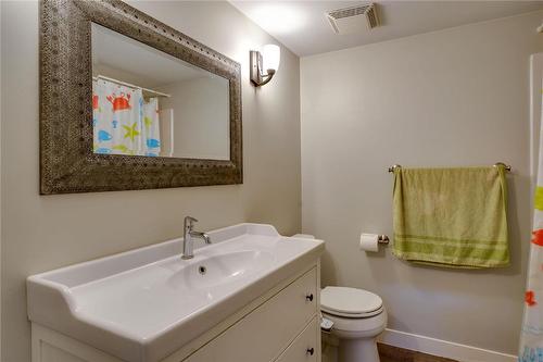 1349 Orchard Drive, Kelowna, BC - Indoor Photo Showing Bathroom