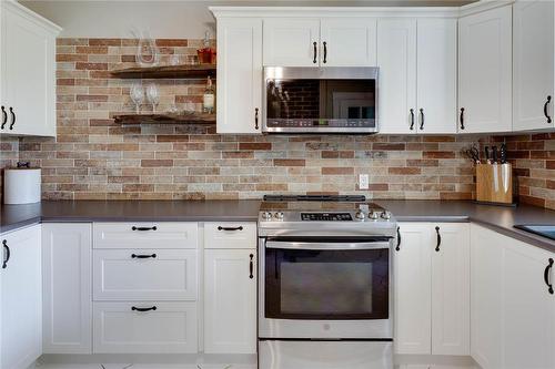 1349 Orchard Drive, Kelowna, BC - Indoor Photo Showing Kitchen