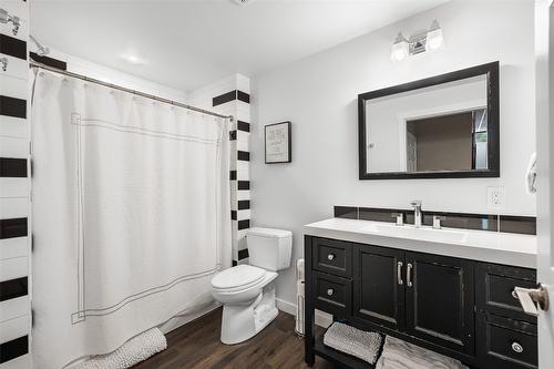 4320 Bedford Road, Kelowna, BC - Indoor Photo Showing Bathroom