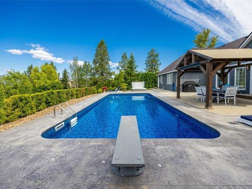 4320 Bedford Road, Kelowna, BC - Outdoor With In Ground Pool