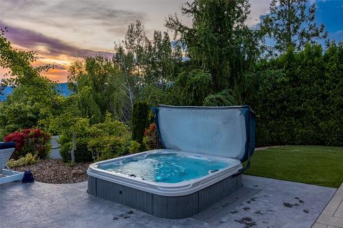 4320 Bedford Road, Kelowna, BC - Outdoor With Above Ground Pool