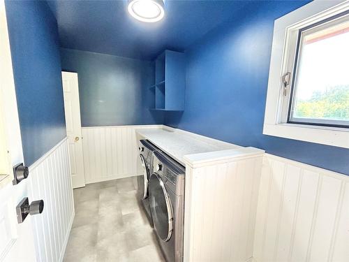 3312 6 Highway, Lumby, BC - Indoor Photo Showing Laundry Room