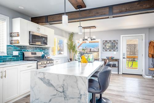 3312 6 Highway, Lumby, BC - Indoor Photo Showing Kitchen