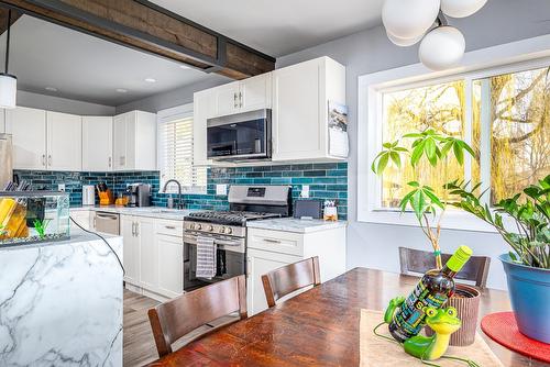 3312 6 Highway, Lumby, BC - Indoor Photo Showing Kitchen