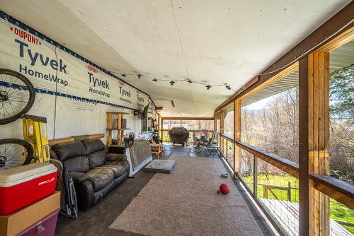 3312 6 Highway, Lumby, BC - Indoor Photo Showing Other Room