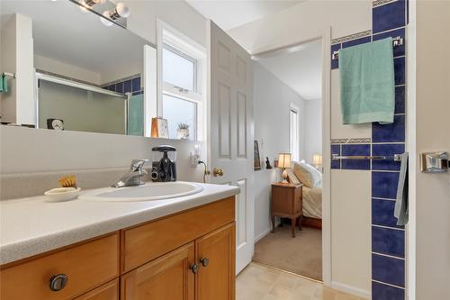 5600 Hartnell Road, Vernon, BC - Indoor Photo Showing Bathroom