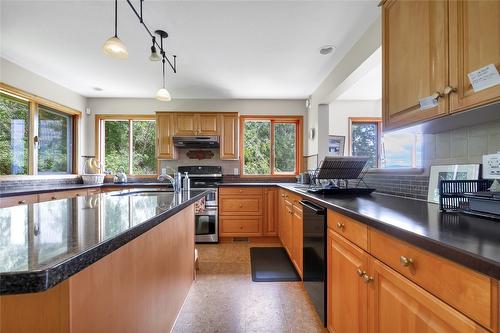 5600 Hartnell Road, Vernon, BC - Indoor Photo Showing Kitchen