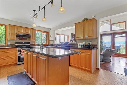 5600 Hartnell Road, Vernon, BC - Indoor Photo Showing Kitchen