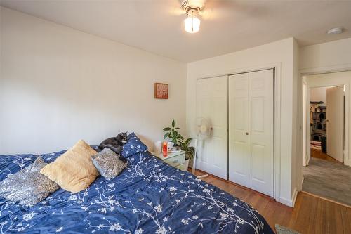 294 Norton Street, Penticton, BC - Indoor Photo Showing Bedroom