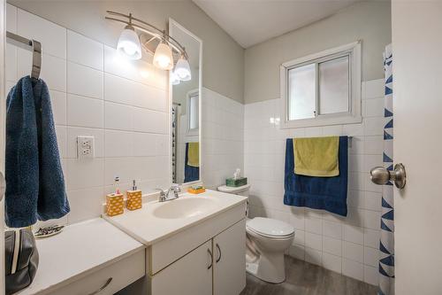 294 Norton Street, Penticton, BC - Indoor Photo Showing Bathroom