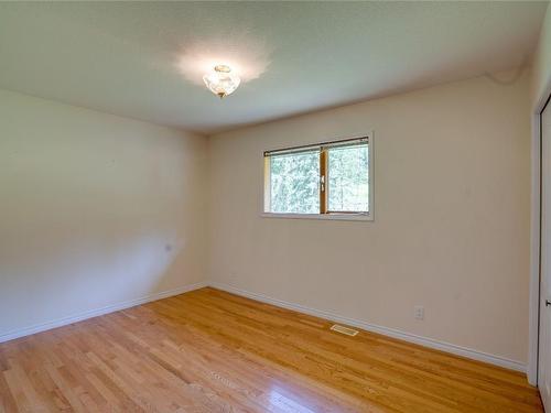 5125 Salmon River Road, Spallumcheen, BC - Indoor Photo Showing Other Room
