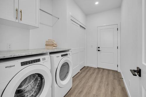 981 Lochness Street, Kelowna, BC - Indoor Photo Showing Laundry Room