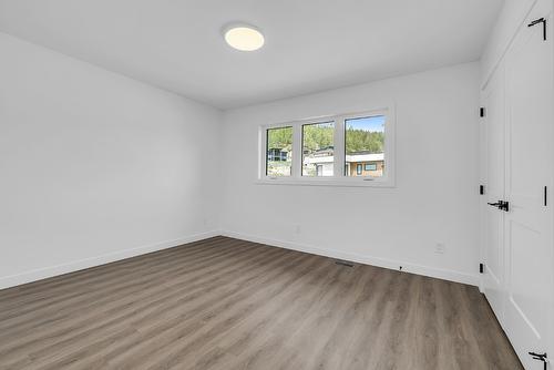 981 Lochness Street, Kelowna, BC - Indoor Photo Showing Other Room