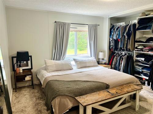 862 Hwy 5A, Princeton, BC - Indoor Photo Showing Bedroom