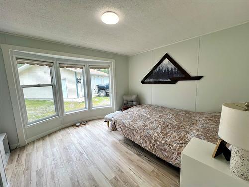 862 Hwy 5A, Princeton, BC - Indoor Photo Showing Bedroom