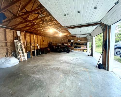 862 Hwy 5A, Princeton, BC - Indoor Photo Showing Garage