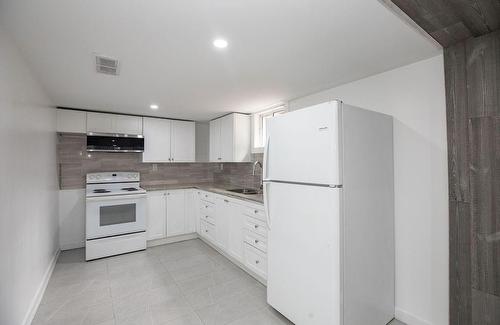 771 Rennie Street, Hamilton, ON - Indoor Photo Showing Kitchen