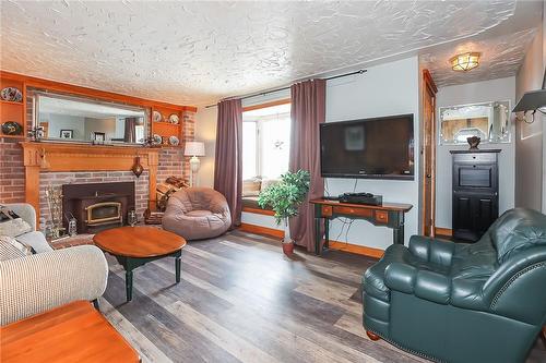 78 Tapleytown Road, Hamilton, ON - Indoor Photo Showing Living Room With Fireplace