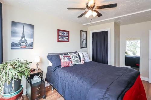 78 Tapleytown Road, Hamilton, ON - Indoor Photo Showing Bedroom