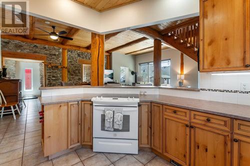 789 Toy Creek Road, Kaleden, BC - Indoor Photo Showing Kitchen