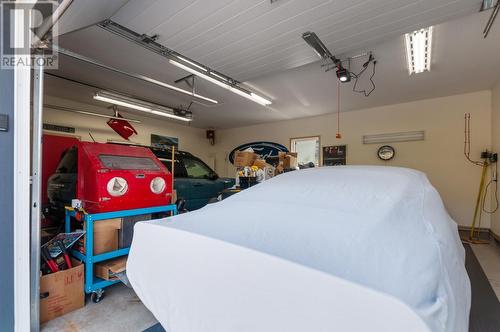 789 Toy Creek Road, Kaleden, BC - Indoor Photo Showing Garage