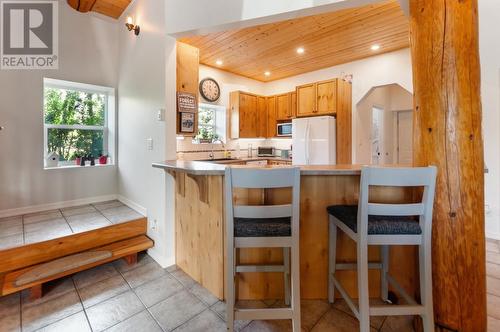 789 Toy Creek Road, Kaleden, BC - Indoor Photo Showing Kitchen