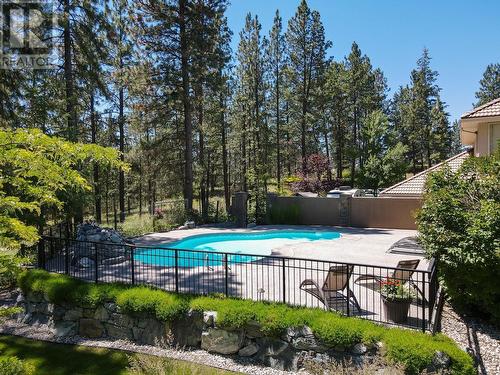 4163 Mahonia Drive S, Kelowna, BC - Outdoor With In Ground Pool With Backyard