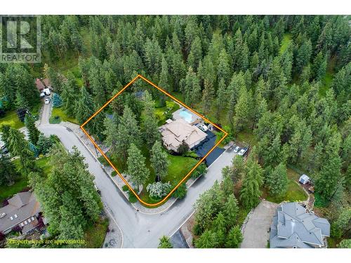 4163 Mahonia Drive S, Kelowna, BC - Outdoor With In Ground Pool With Deck Patio Veranda With Backyard