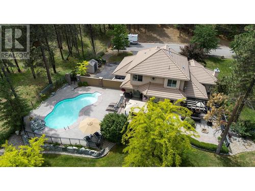 4163 Mahonia Drive S, Kelowna, BC - Outdoor With In Ground Pool With Backyard