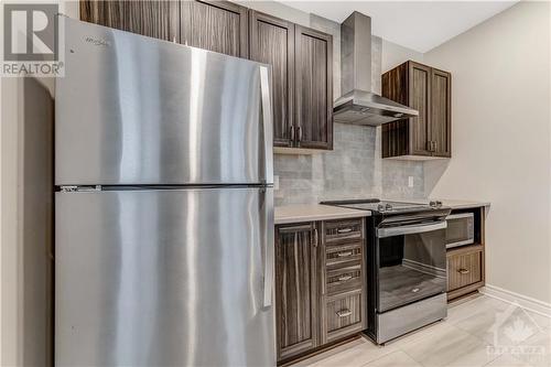725 Dearborn Private Unit#K, Gloucester, ON - Indoor Photo Showing Kitchen With Stainless Steel Kitchen