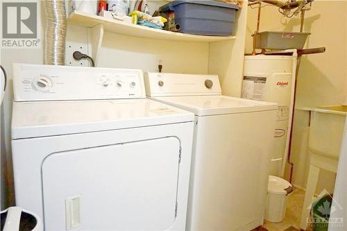 702 Tanguay Court, Kanata, ON - Indoor Photo Showing Laundry Room