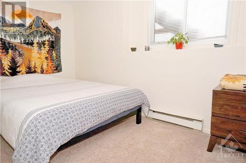 702 Tanguay Court, Kanata, ON - Indoor Photo Showing Bedroom