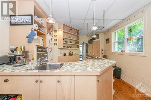 166 Bolton Street, Ottawa, ON - Indoor Photo Showing Kitchen