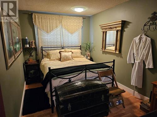 599 Clifton Road, Kelowna, BC - Indoor Photo Showing Bedroom