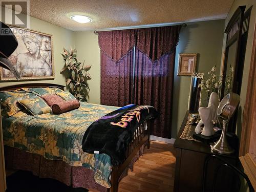 599 Clifton Road, Kelowna, BC - Indoor Photo Showing Bedroom