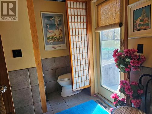 599 Clifton Road, Kelowna, BC - Indoor Photo Showing Bathroom