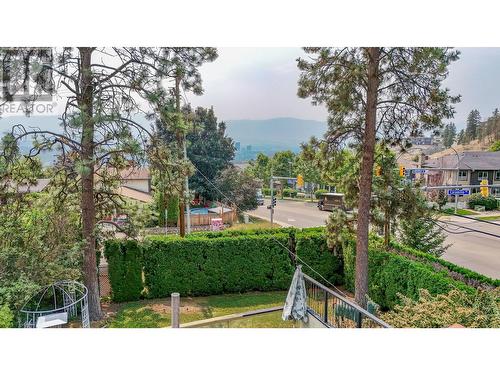 599 Clifton Road, Kelowna, BC - Outdoor