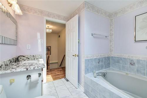 800 Upper Paradise Road|Unit #14, Hamilton, ON - Indoor Photo Showing Bathroom